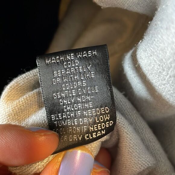 Premise | Button Up Cardigan - Picture 8 of 11